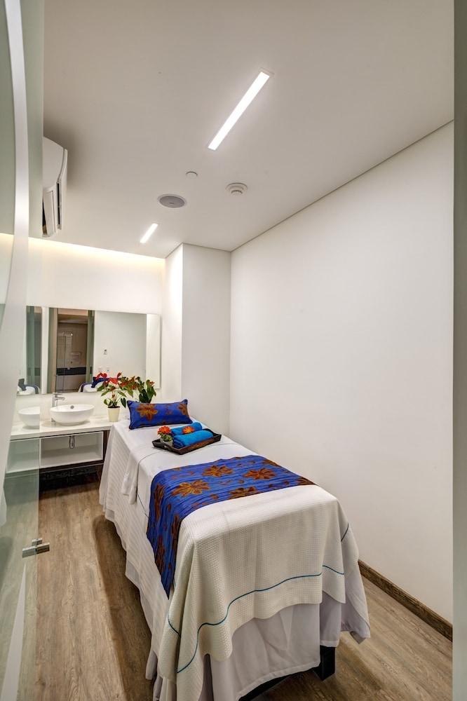 Estelar La Torre Suites Medellin Ngoại thất bức ảnh